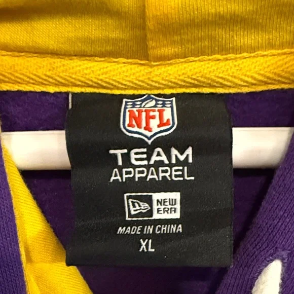 Minnesota Vikings Cropped Hoodie Womens XL Purple NFL Football Sweatshirt - Picture 3 of 7